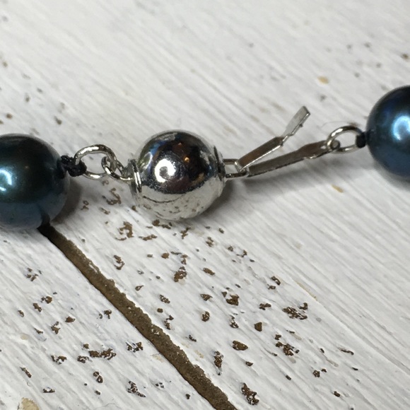 Freshwater Pearl Necklace - Picture 9 of 9